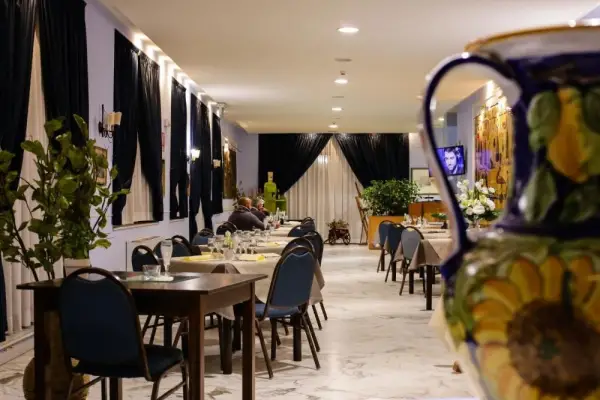 Miramare Hotel 8